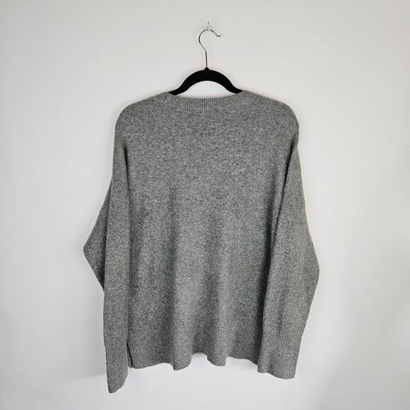 Express Womens Size Medium Gray Wool Blend Pullover Sweater Fuzzy Super Soft - Picture 2 of 9